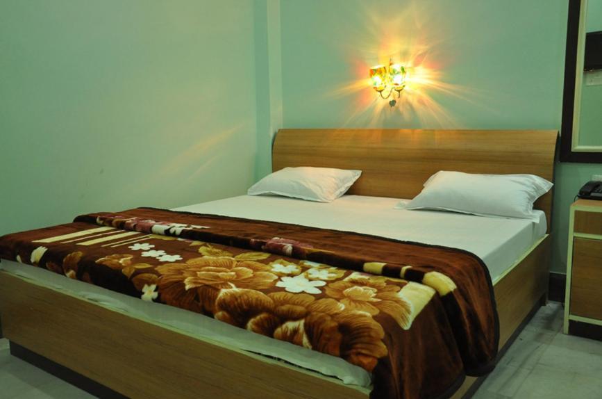 Hotel Kiran Palace Varanasi Værelse billede