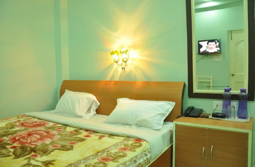 Hotel Kiran Palace Varanasi Værelse billede