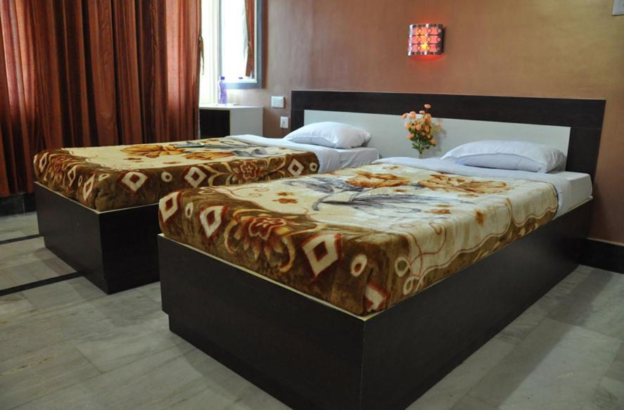 Hotel Kiran Palace Varanasi Værelse billede